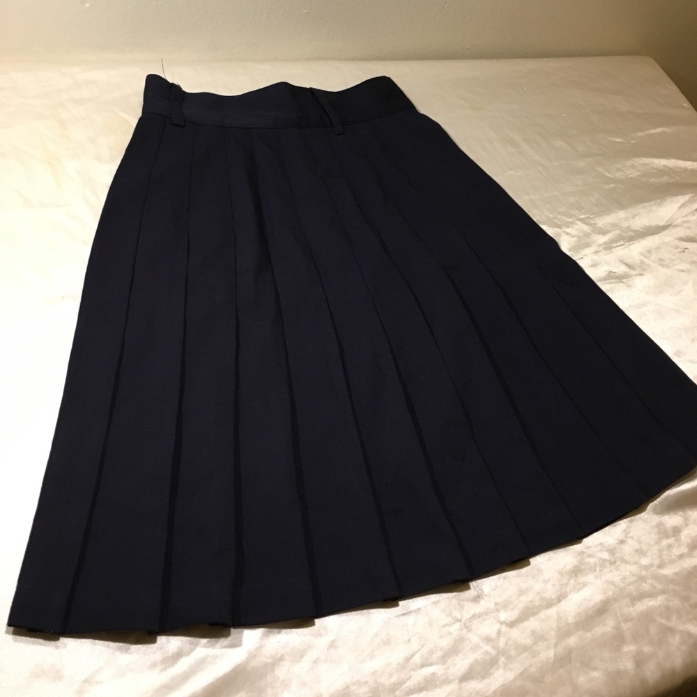 Vintage navy schoolgirl skirt